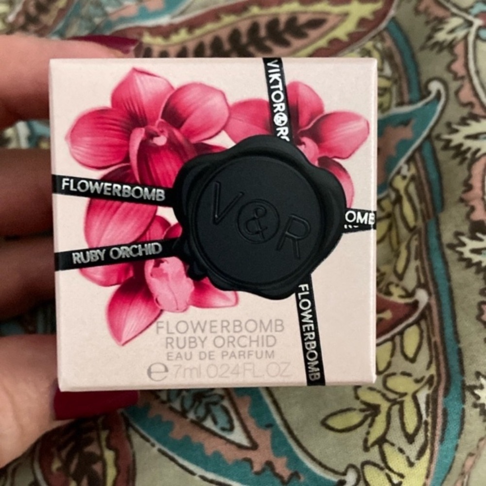 Viktor & Rolf Flowerbomb Ruby Orchid